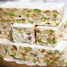 Torrone, İtalyan mutfağının lezzetli ve geleneksel bir tatlısıdır