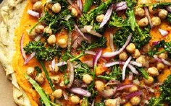 Kinoa ve Sebzeli Pizza