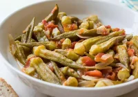 Zeytinyağlı Bamya Tarifi: Sofralarınızı Şenlendirecek Pratik Bir Lezzet