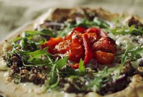 Midye ve Beyaz Şaraplı Pizza