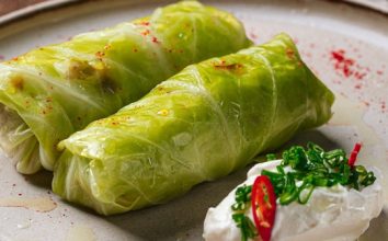 Zeytinyağlı Lahana Sarması: Geleneksel Lezzetin Modern Yorumu