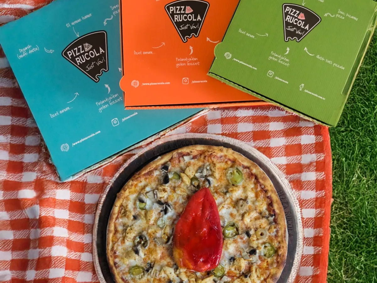 Pizza Rucola Statü Çarşı
