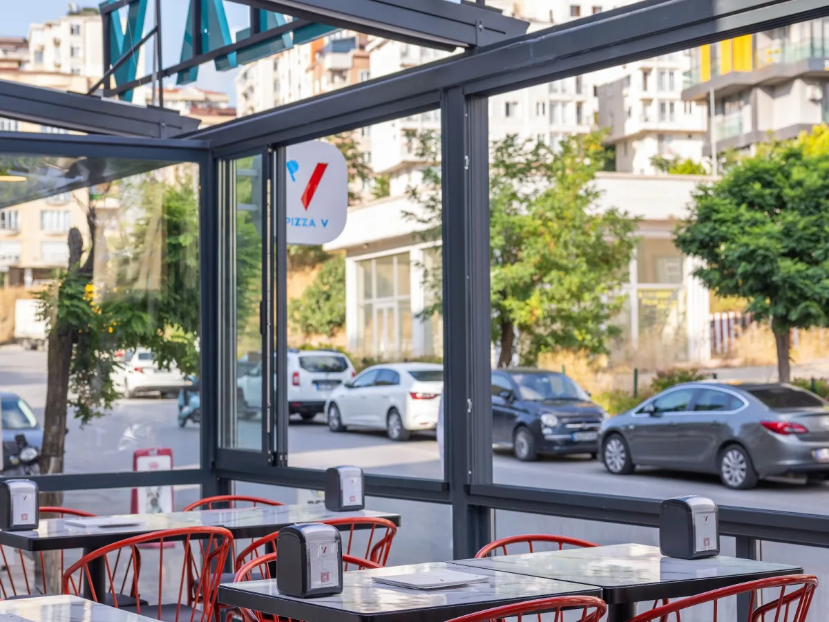 Pizza V Şerifali Istanbul - İtalyan restoran