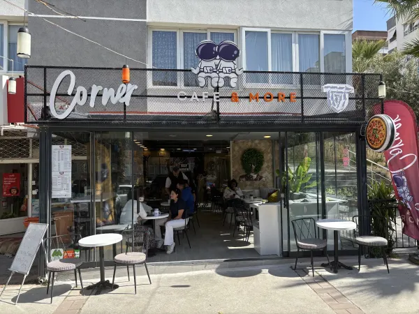 CORNER CAFE & MORE