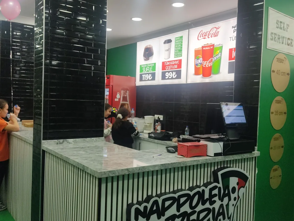 Nappoleia Pizzeria İzmir - İtalyan restoran