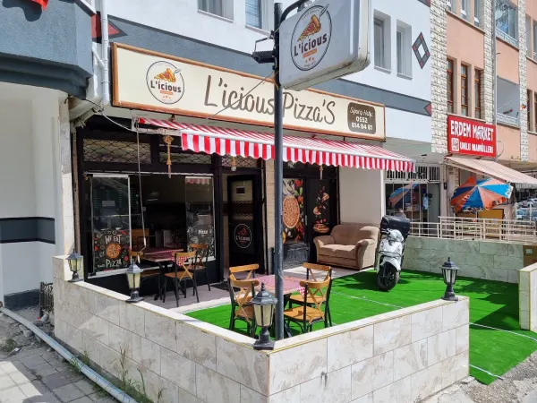 L'icious Pizza'S
