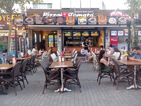 Pizza Tomato Çeşme