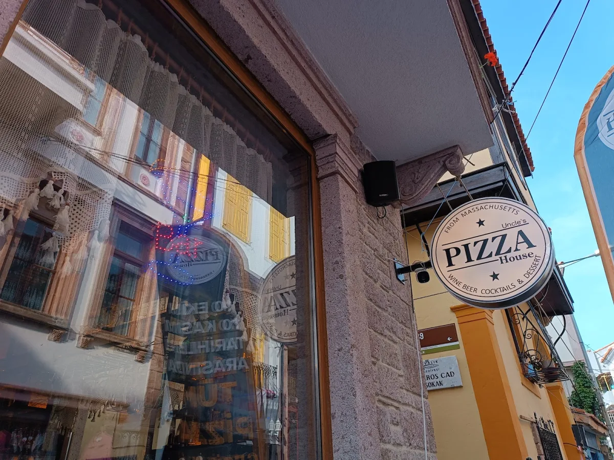 Uncle's Pizza House